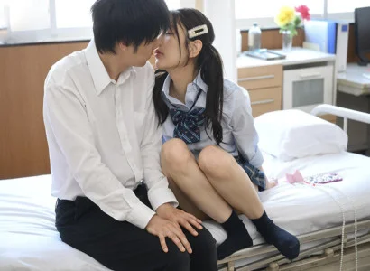 Gã nam sinh yếu đuối được khoa khôi địt giữa lớp
