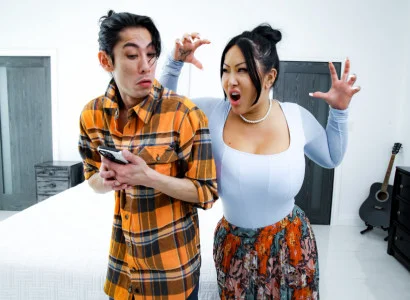 Thằng con trai khiến mẹ kế xăm trổ hàng múp đạt cực khoái